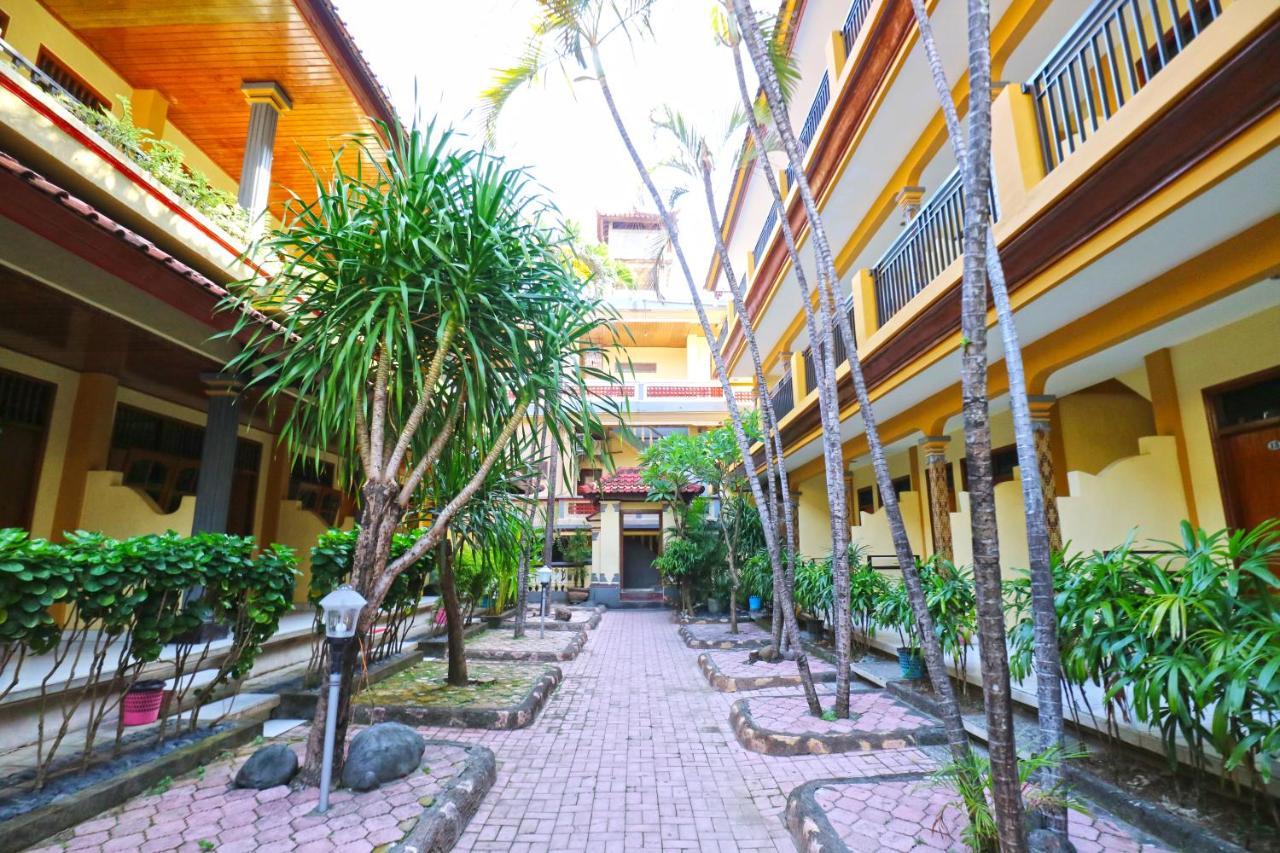 Gora Kuta Lombok